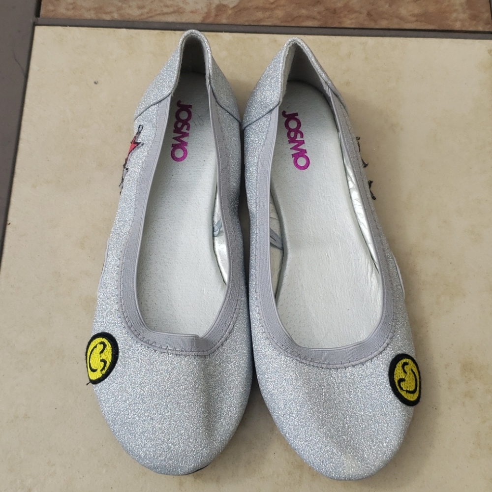 Girls size 4 silver shoes